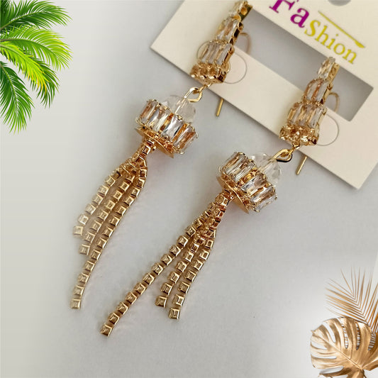 Shine with Every Turn – Elegant Earrings for Every Moment